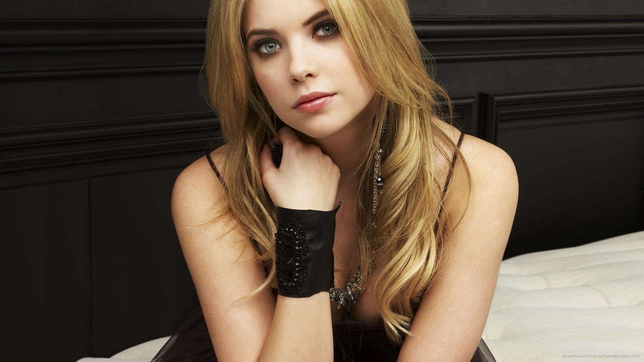 ashley-benson22sle.jpg